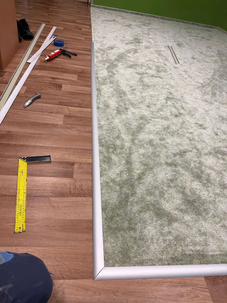 Pokládka koberce MŠ Záboří 1